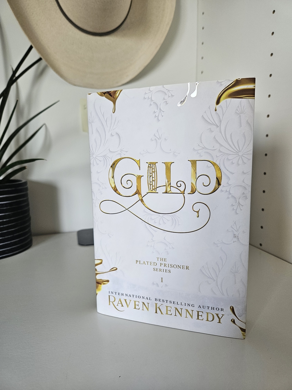 Gild - Raven Kennedy Plated Prisoner Series Book 1 Deluxe Hardcover Edition